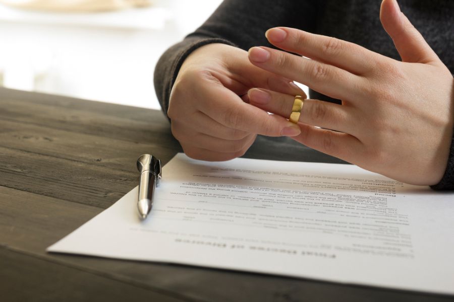 Serve Your Spouse With Divorce Papers