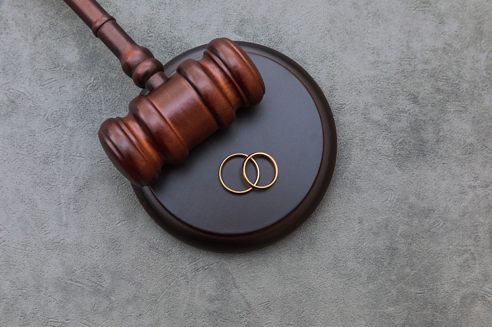 Petitioner vs Respondent in Divorce